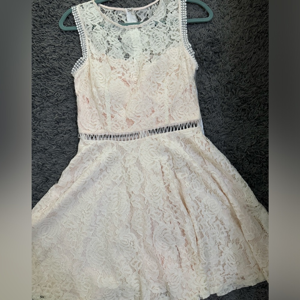 Mini dress pink with white lace size 7/ medium